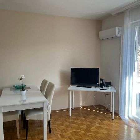 Centrum Szeged Apartman Екстер'єр фото