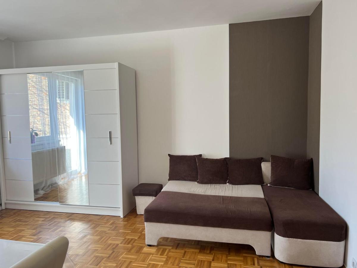 Centrum Szeged Apartman Екстер'єр фото