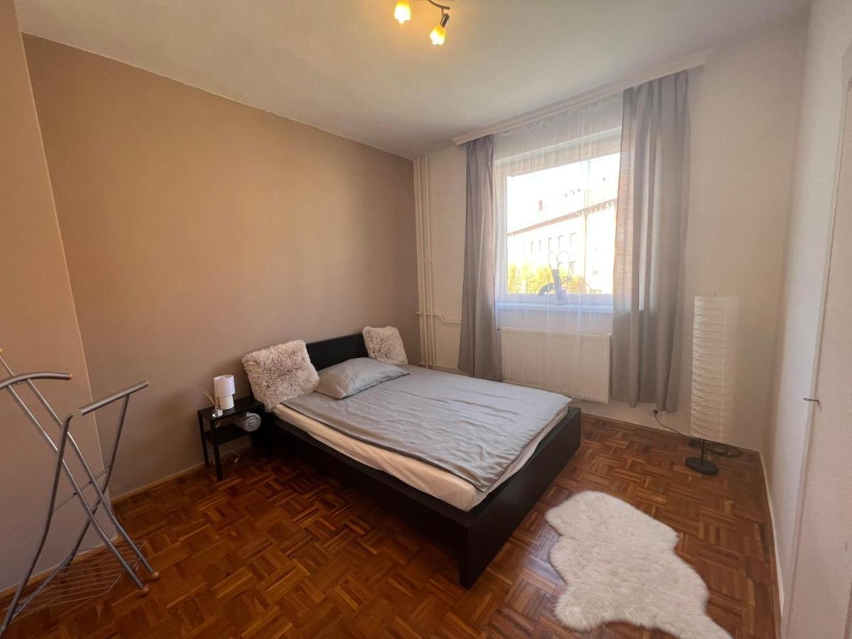 Centrum Szeged Apartman Екстер'єр фото