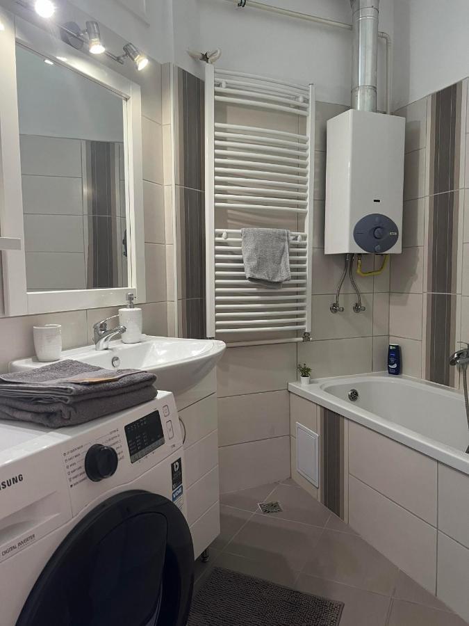 Centrum Szeged Apartman Екстер'єр фото