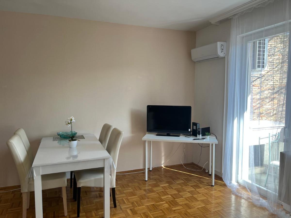 Centrum Szeged Apartman Екстер'єр фото